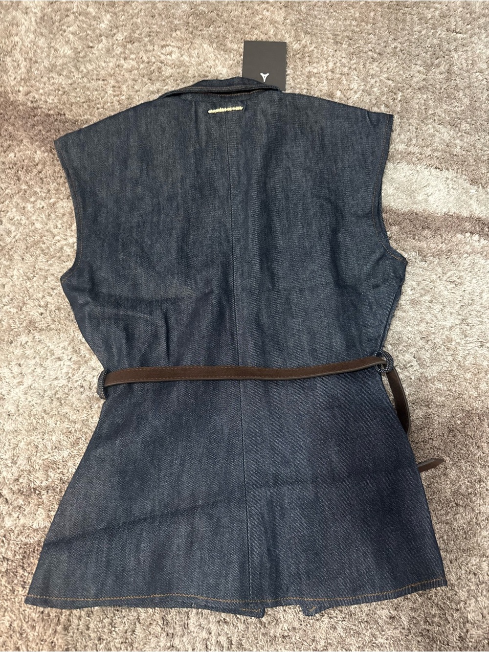 Manierre de voir Linda
in Indigo
Wide Shoulder Cinched Denim Waistcoat - Picture 5 of 5